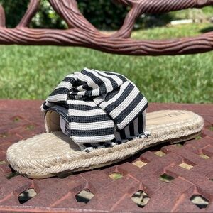 💋NWT NEIMAN Marcus Braided Just Slip On Stripe Bow Sandals